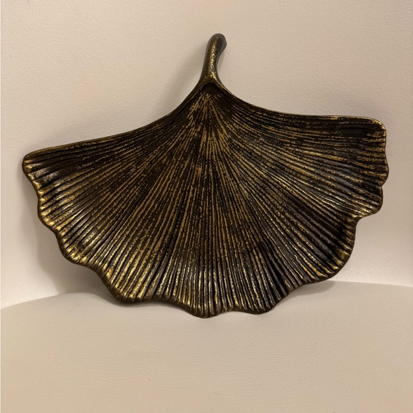 Bronze Metal Gingko Leaf Trinket Dish - Picture 1 of 7